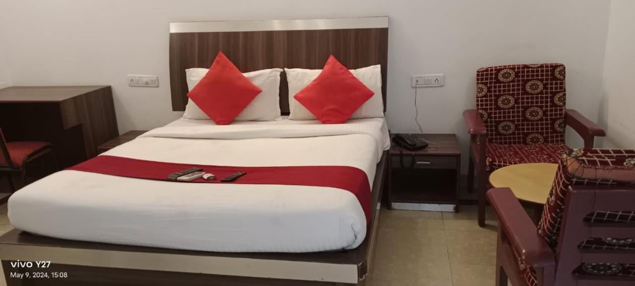 Mount Heera Hotel Csennai Kültér fotó