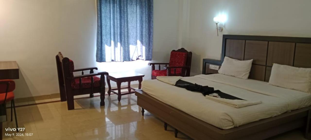 Mount Heera Hotel Csennai Kültér fotó