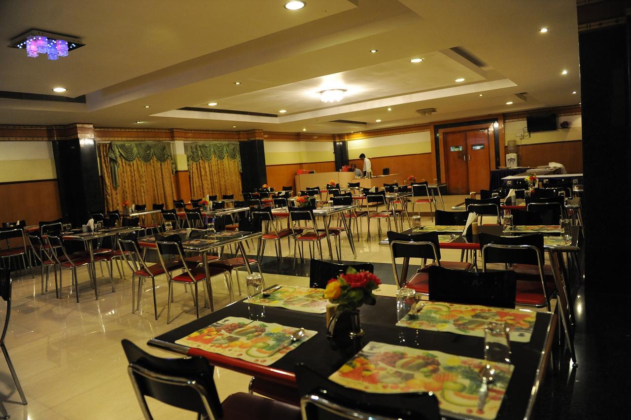 Mount Heera Hotel Csennai Kültér fotó