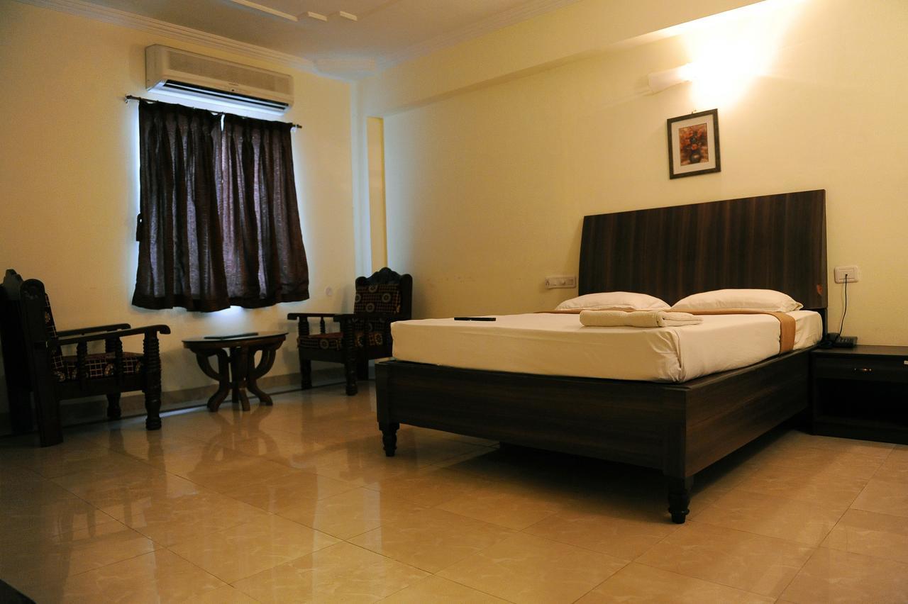 Mount Heera Hotel Csennai Kültér fotó