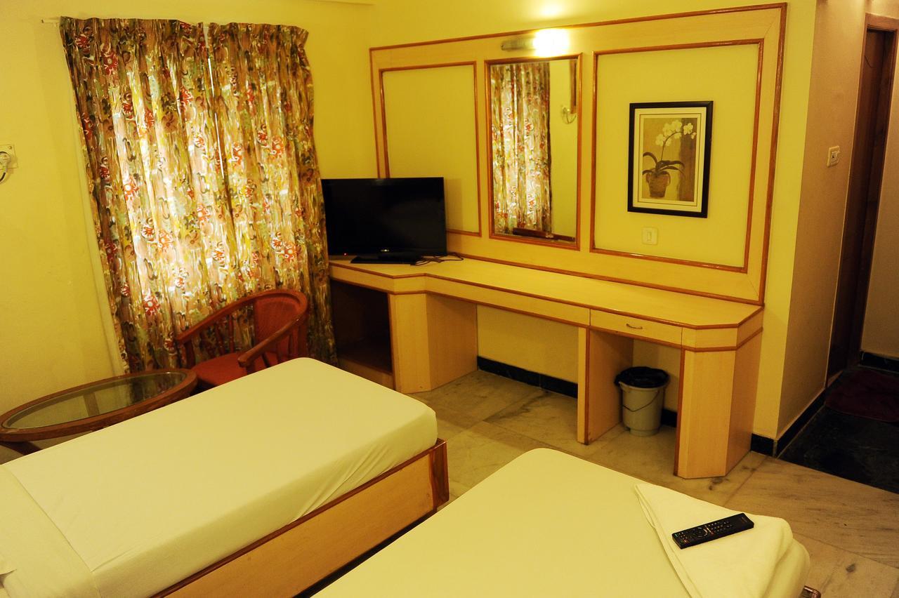 Mount Heera Hotel Csennai Kültér fotó
