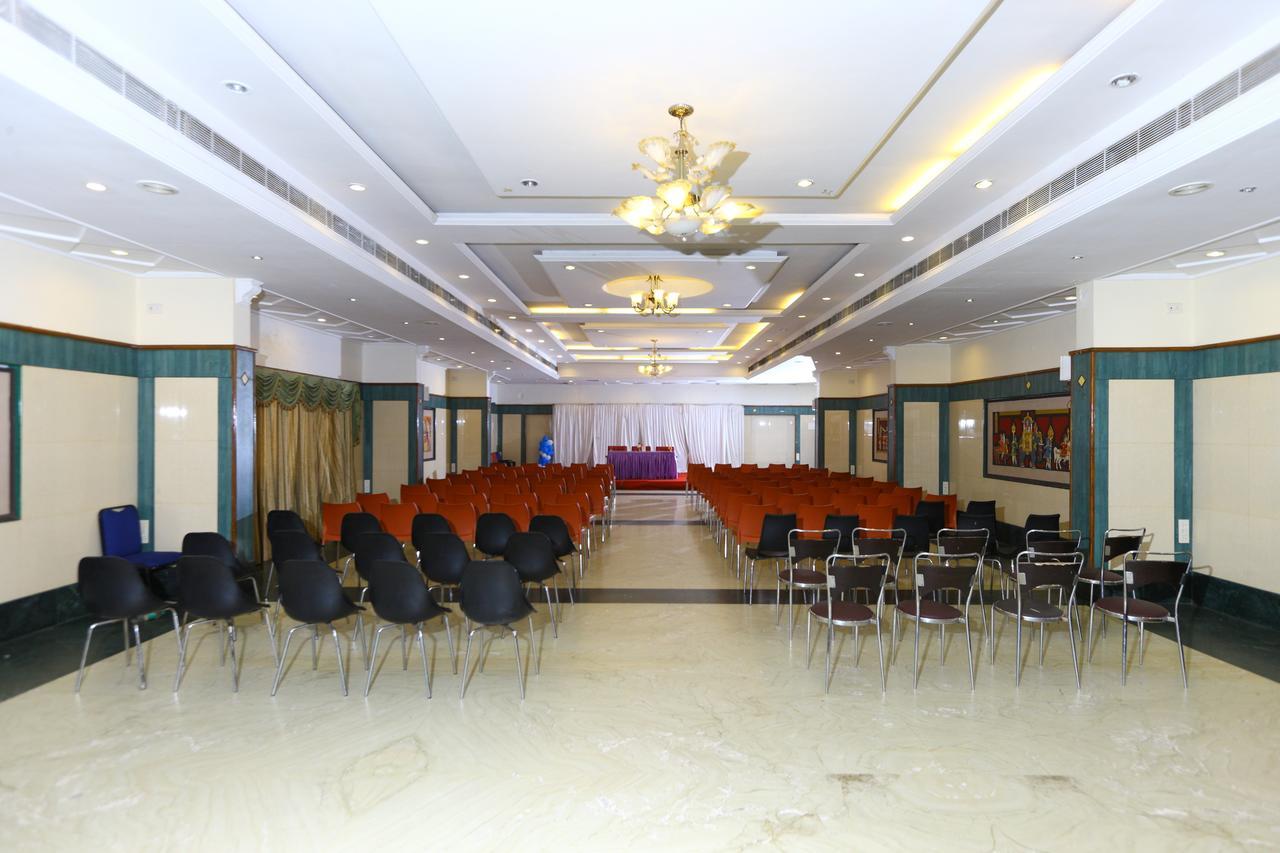 Mount Heera Hotel Csennai Kültér fotó