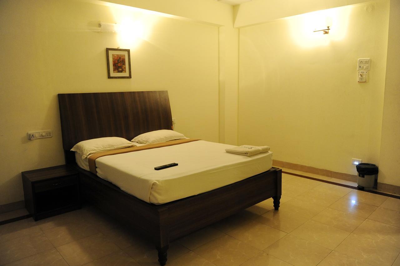Mount Heera Hotel Csennai Kültér fotó