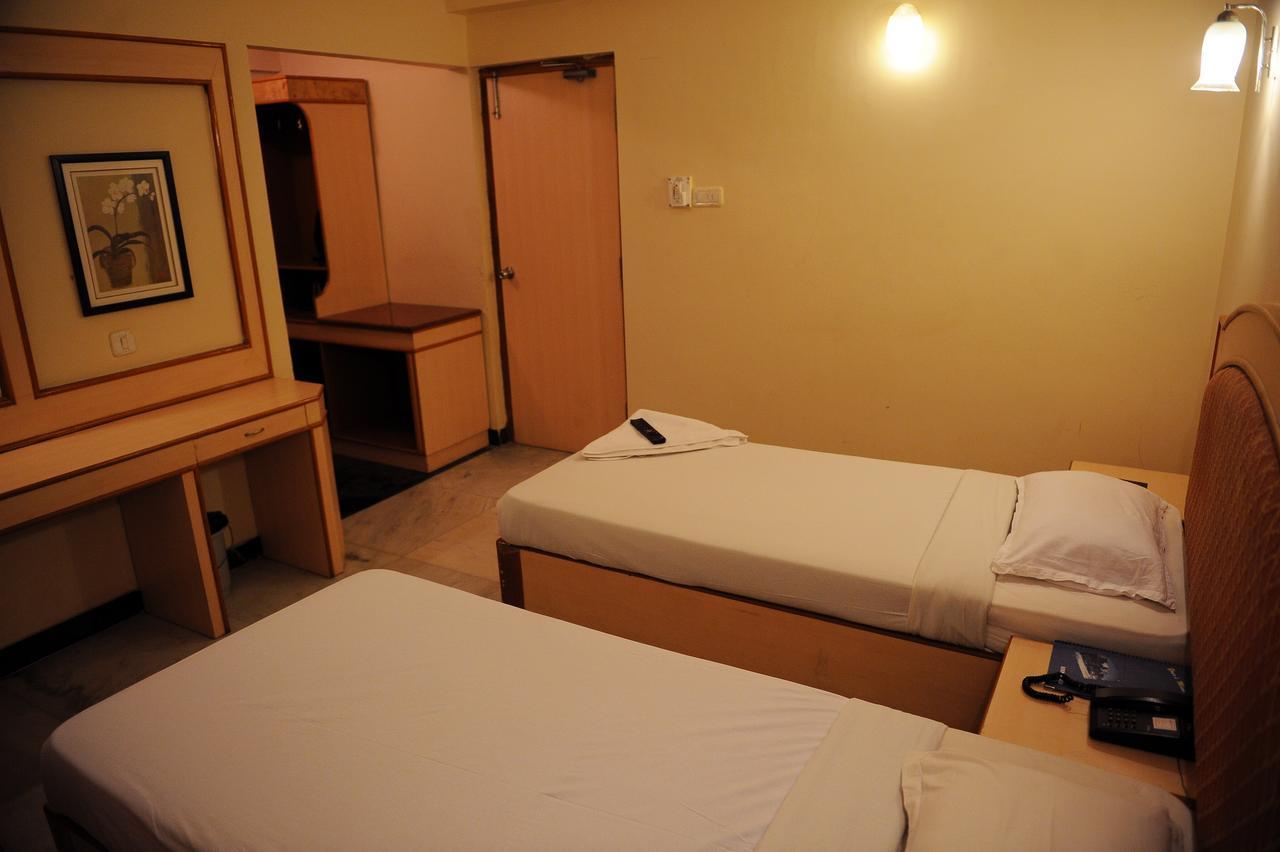 Mount Heera Hotel Csennai Kültér fotó