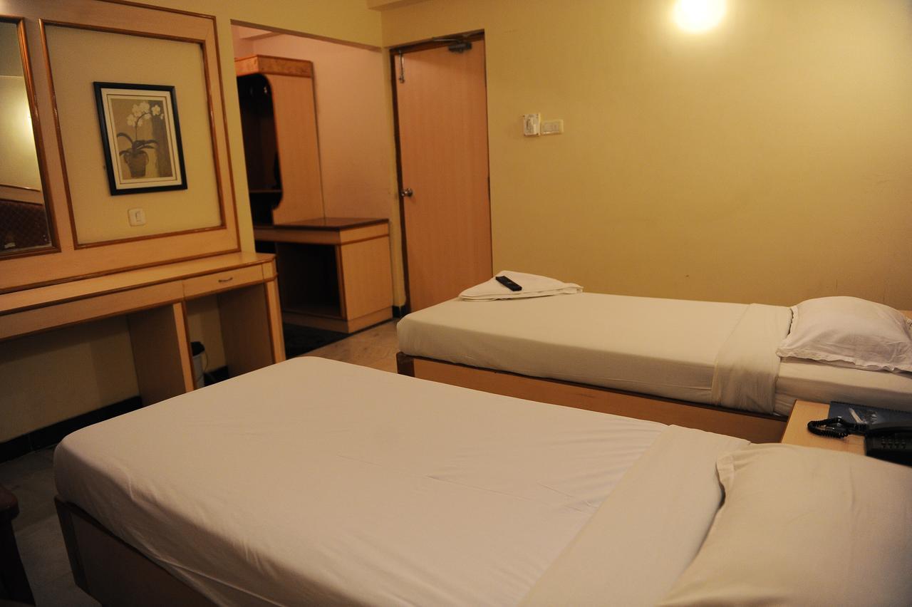 Mount Heera Hotel Csennai Kültér fotó