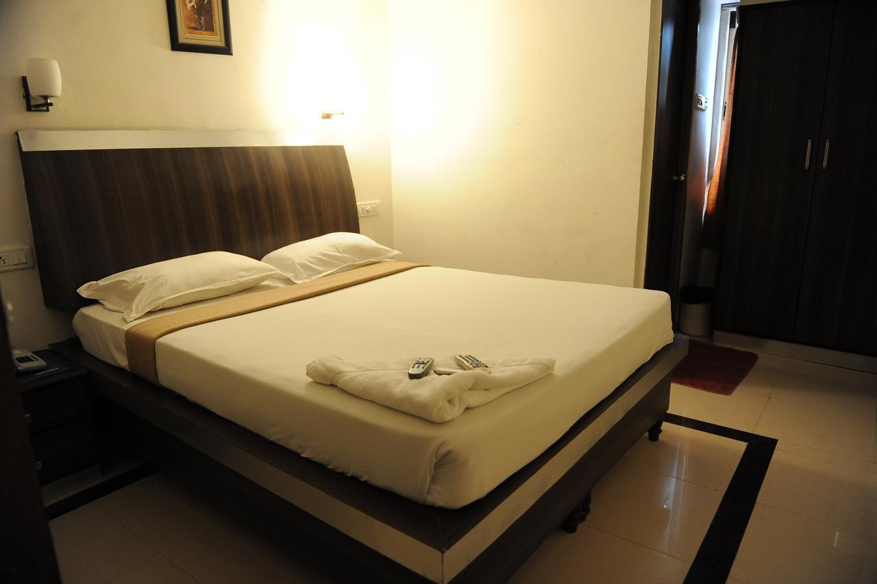 Mount Heera Hotel Csennai Kültér fotó