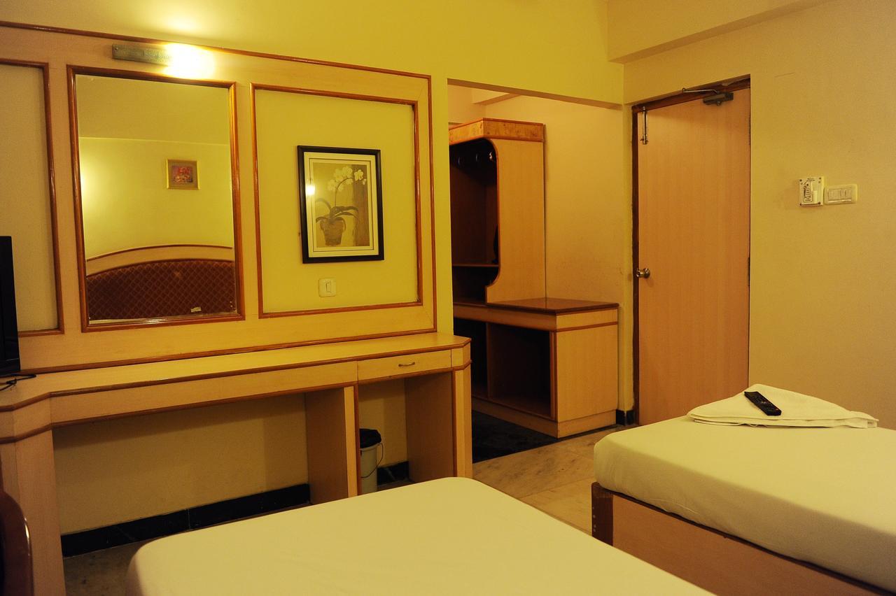 Mount Heera Hotel Csennai Kültér fotó