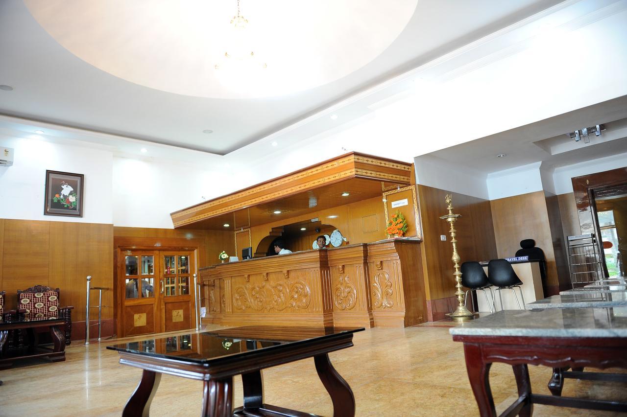 Mount Heera Hotel Csennai Kültér fotó