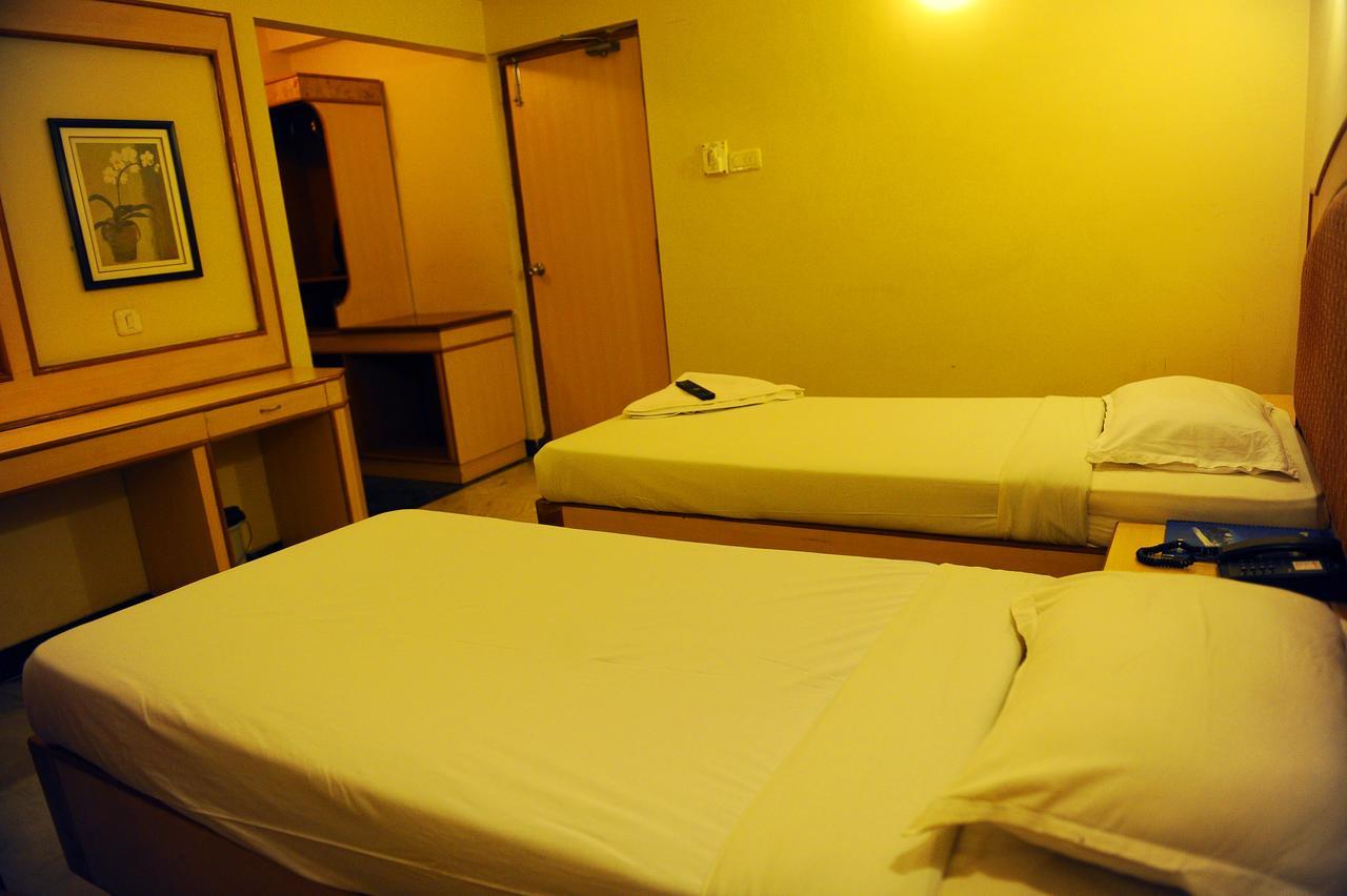Mount Heera Hotel Csennai Kültér fotó