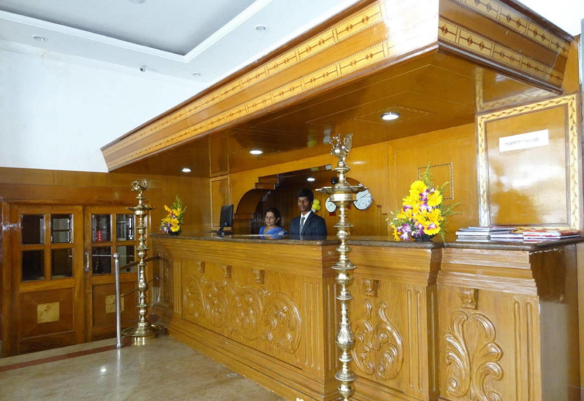 Mount Heera Hotel Csennai Kültér fotó