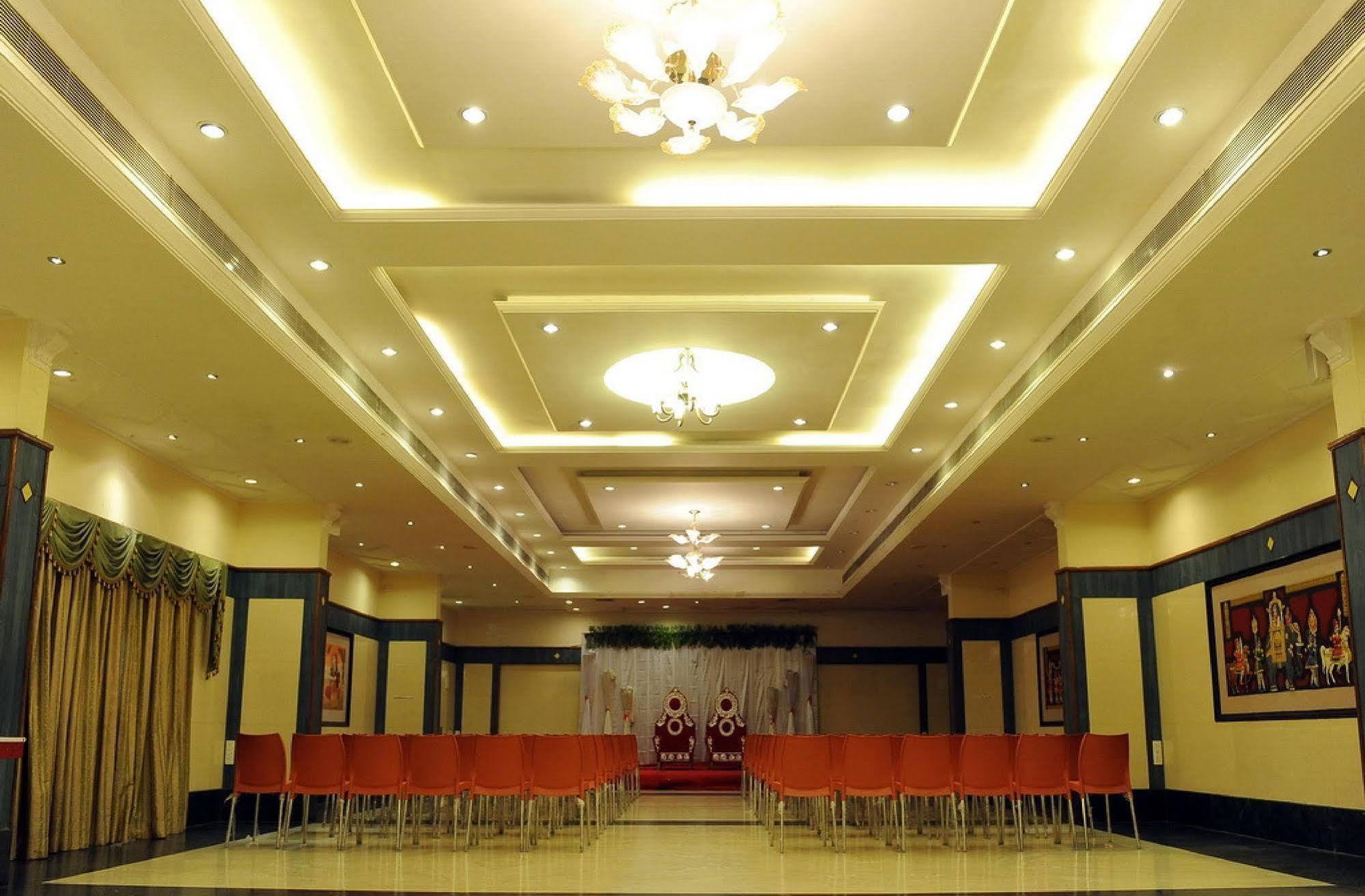 Mount Heera Hotel Csennai Kültér fotó